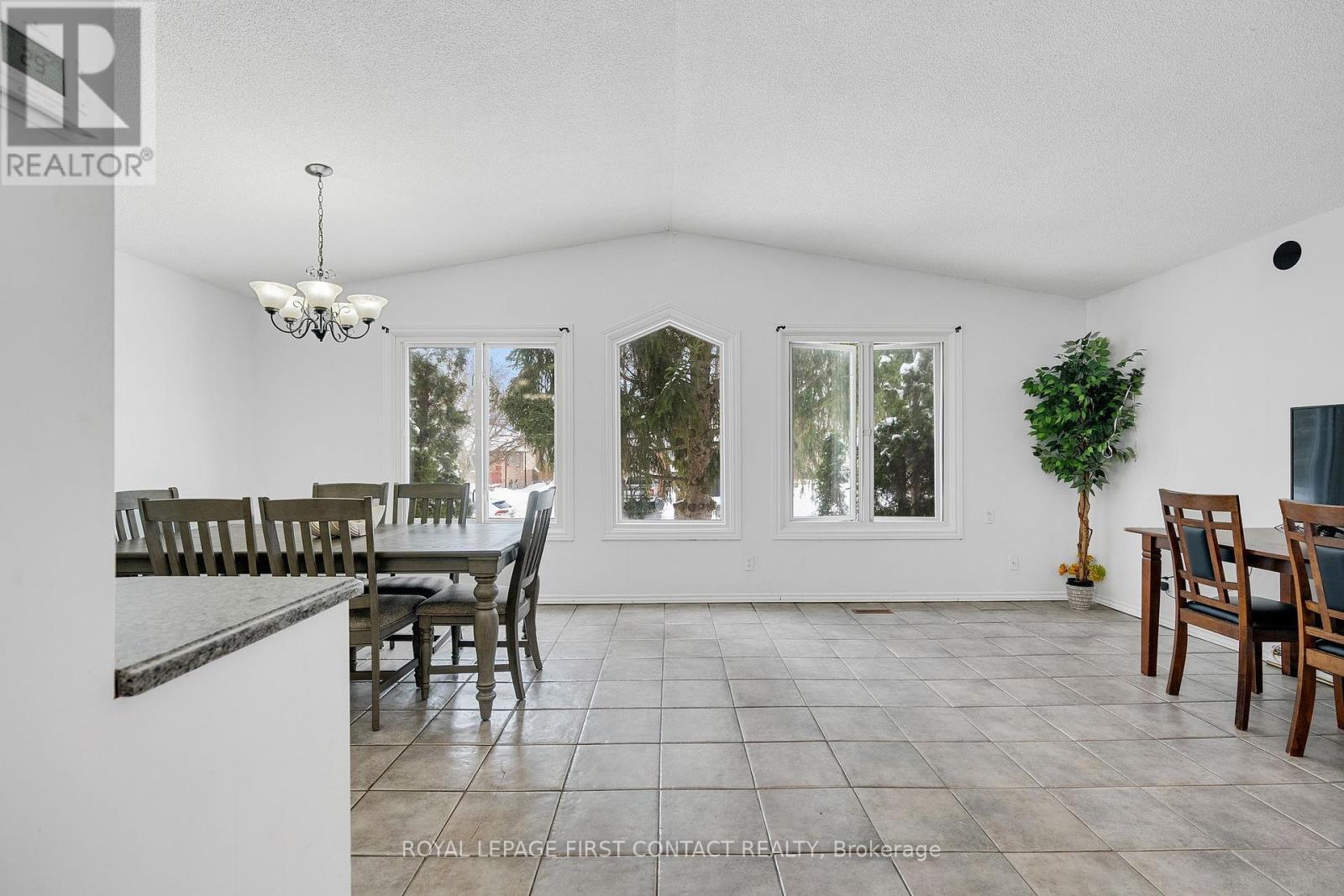 












55 ROSENFELD DRIVE

,
Barrie,




Ontario
L4M5X5

