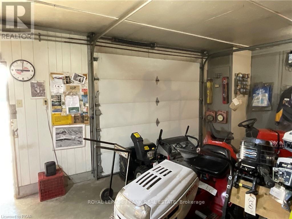 












3467 COUNTY RD 36

,
Trent Lakes,




Ontario
K0L1J0

