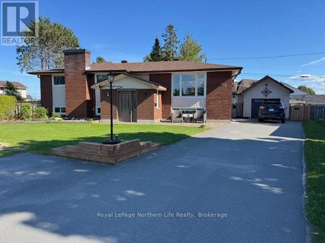 












58 CHATEAU TERRACE

,
West Nipissing (Sturgeon Falls),




Ontario
P2B1X6

