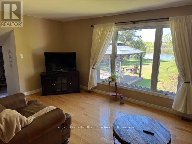 












1054 EVANSVILLE DRIVE

,
West Nipissing (Sturgeon Falls),




Ontario
P2B2K4

