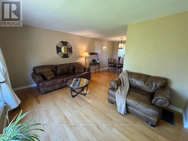 












1054 EVANSVILLE DRIVE

,
West Nipissing (Sturgeon Falls),




Ontario
P2B2K4

