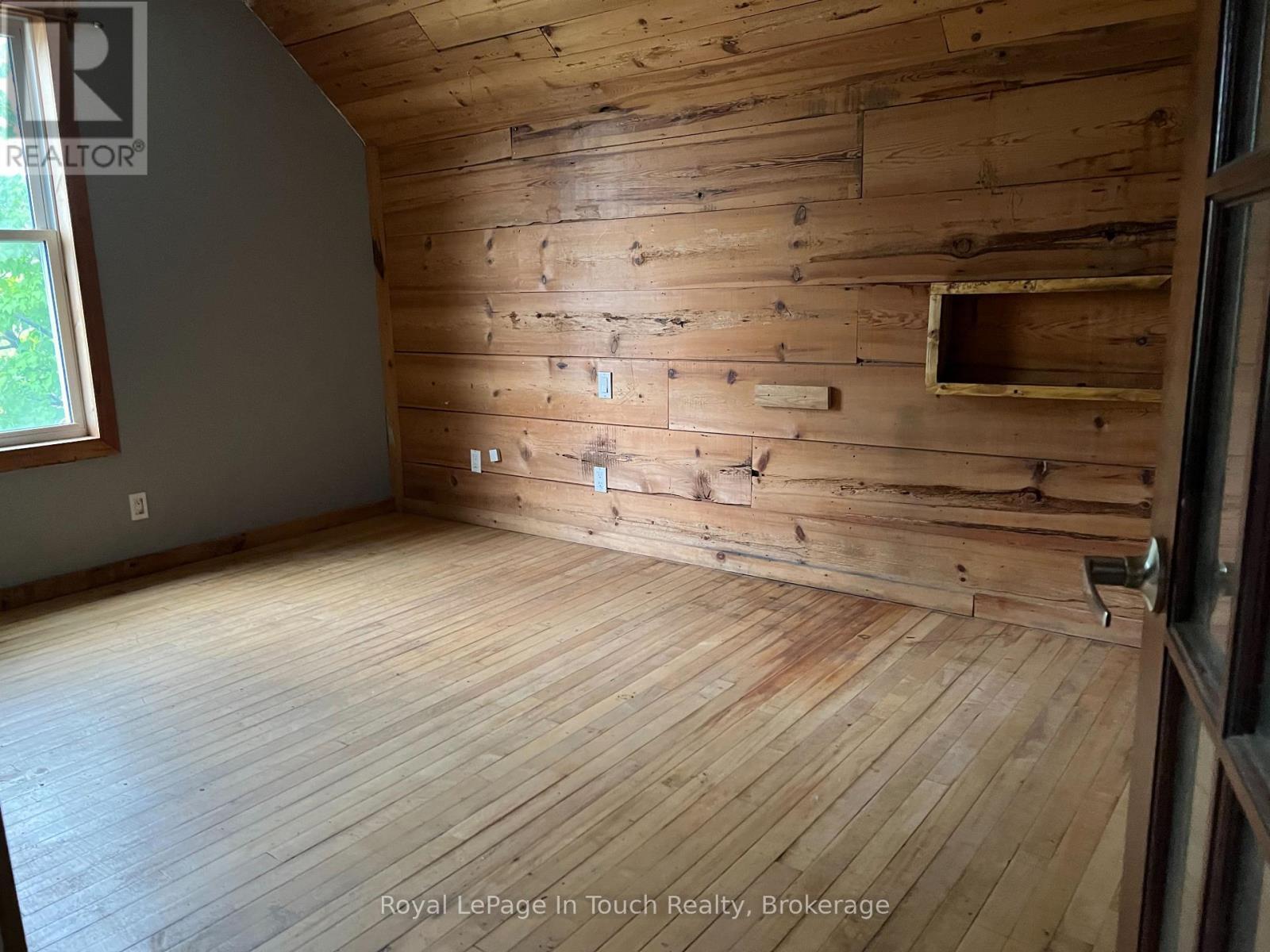 












135 JEPHSON STREET

,
Tay (Victoria Harbour),




Ontario
L0K2A0


