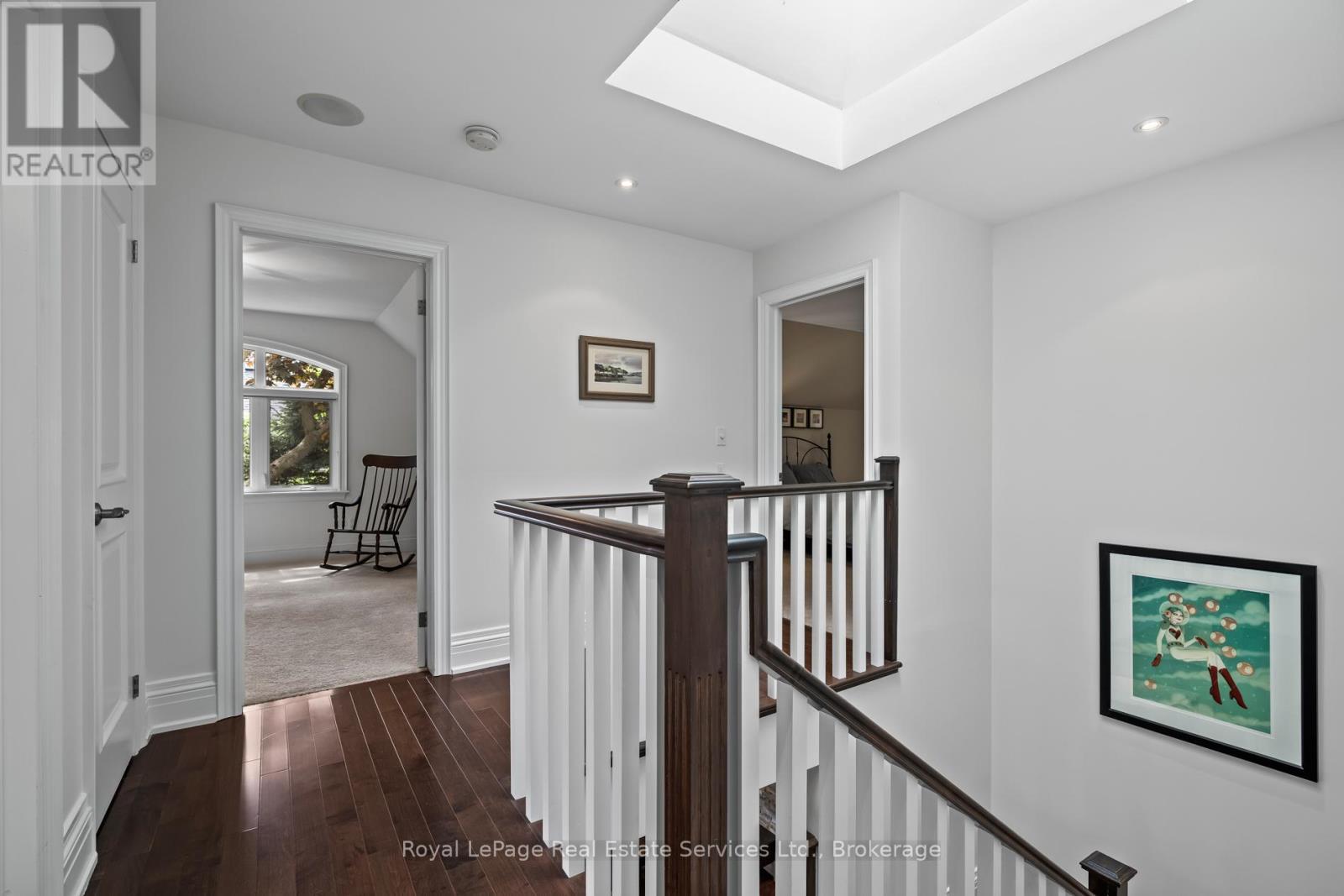 












370 CHRISTINA DRIVE

,
Oakville (SW Southwest),




Ontario
L6K1H6

