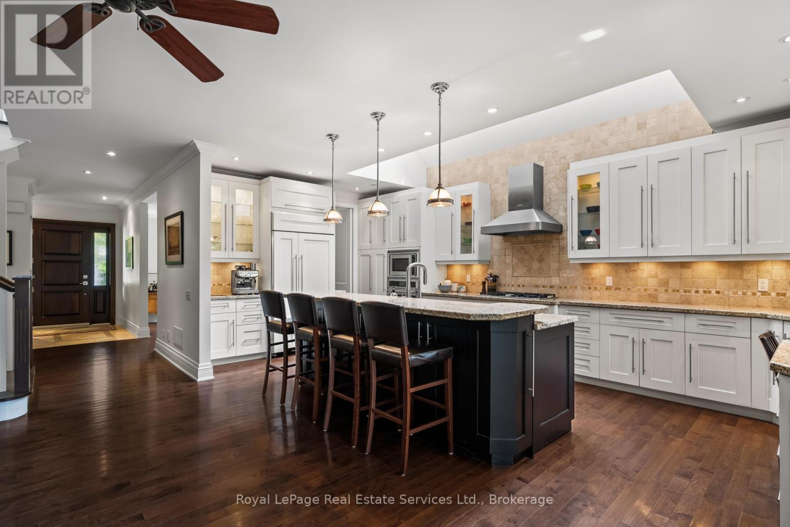 












370 CHRISTINA DRIVE

,
Oakville (SW Southwest),




Ontario
L6K1H6

