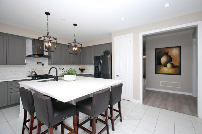 









220


Harpin

Way East,
Centre Wellington,




ON
N1M 2W3


