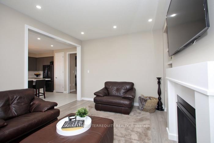 









220


Harpin

Way East,
Centre Wellington,




ON
N1M 2W3

