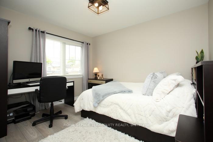 









220


Harpin

Way East,
Centre Wellington,




ON
N1M 2W3

