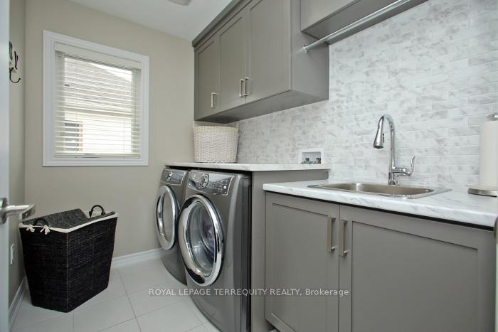 









220


Harpin

Way East,
Centre Wellington,




ON
N1M 2W3

