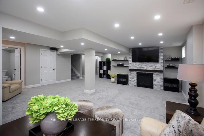 









220


Harpin

Way East,
Centre Wellington,




ON
N1M 2W3

