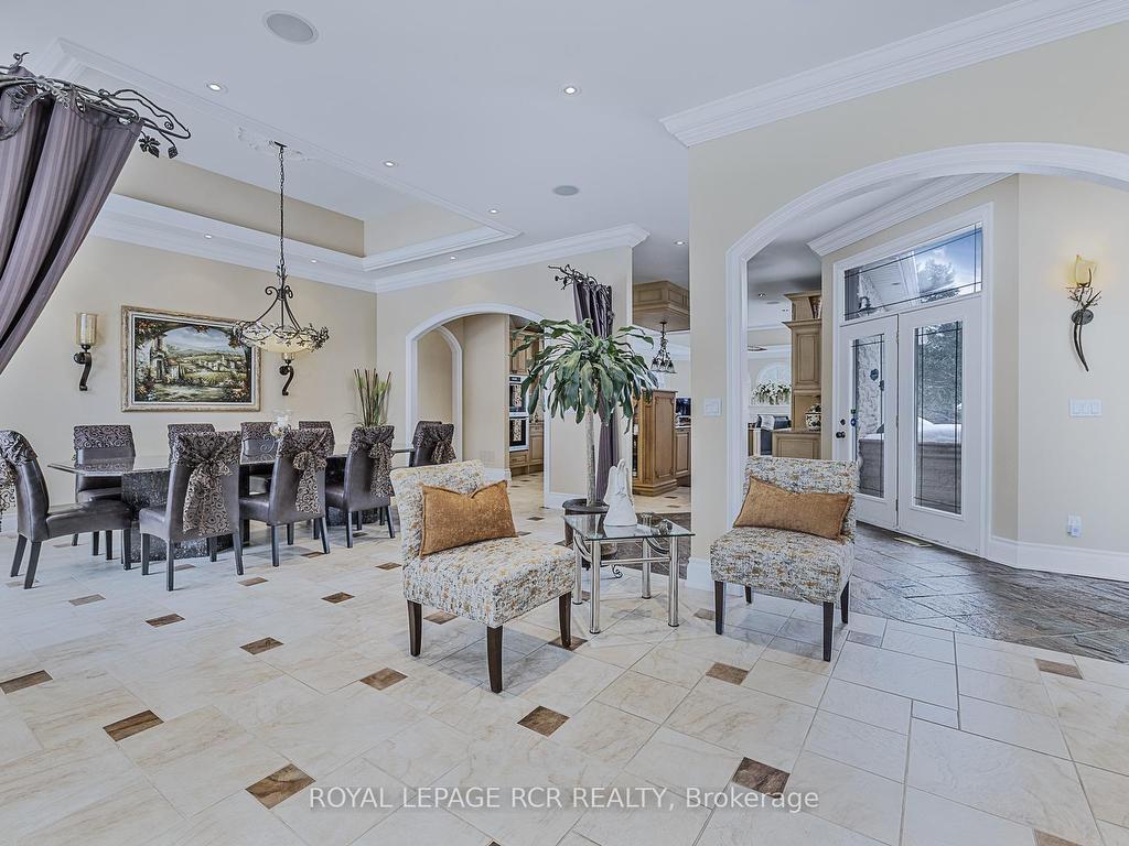 









7


Sugarbush

Lane,
Uxbridge,




ON
L9P 2A1

