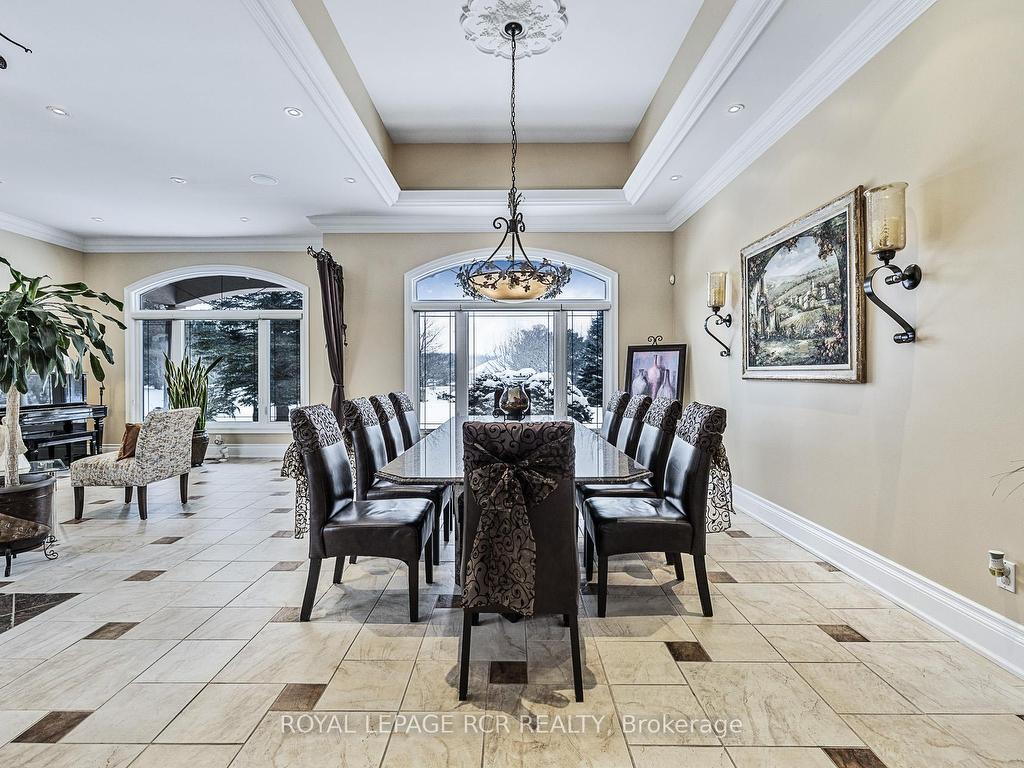 









7


Sugarbush

Lane,
Uxbridge,




ON
L9P 2A1

