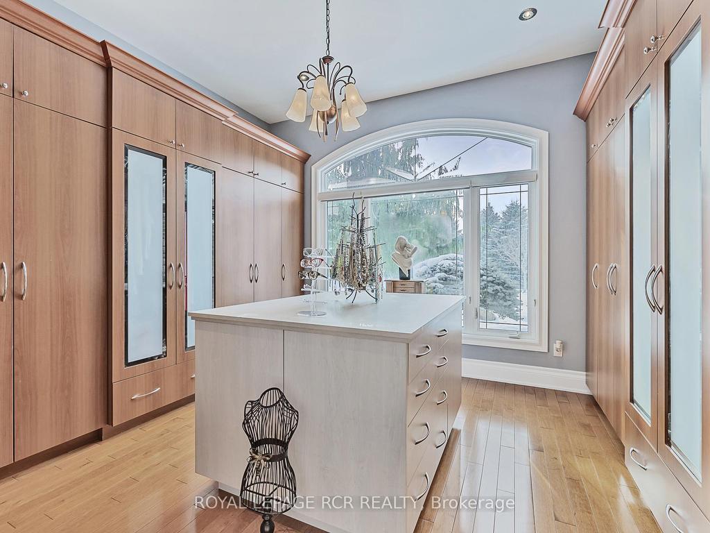 









7


Sugarbush

Lane,
Uxbridge,




ON
L9P 2A1

