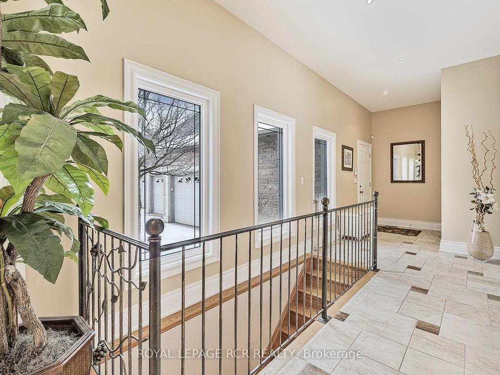









7


Sugarbush

Lane,
Uxbridge,




ON
L9P 2A1

