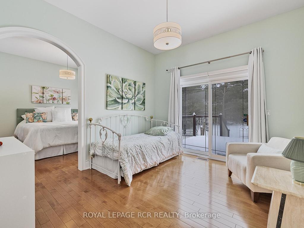 









7


Sugarbush

Lane,
Uxbridge,




ON
L9P 2A1

