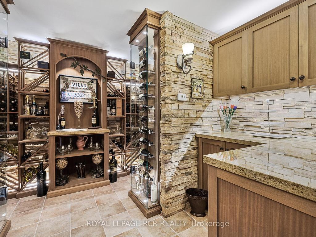 









7


Sugarbush

Lane,
Uxbridge,




ON
L9P 2A1

