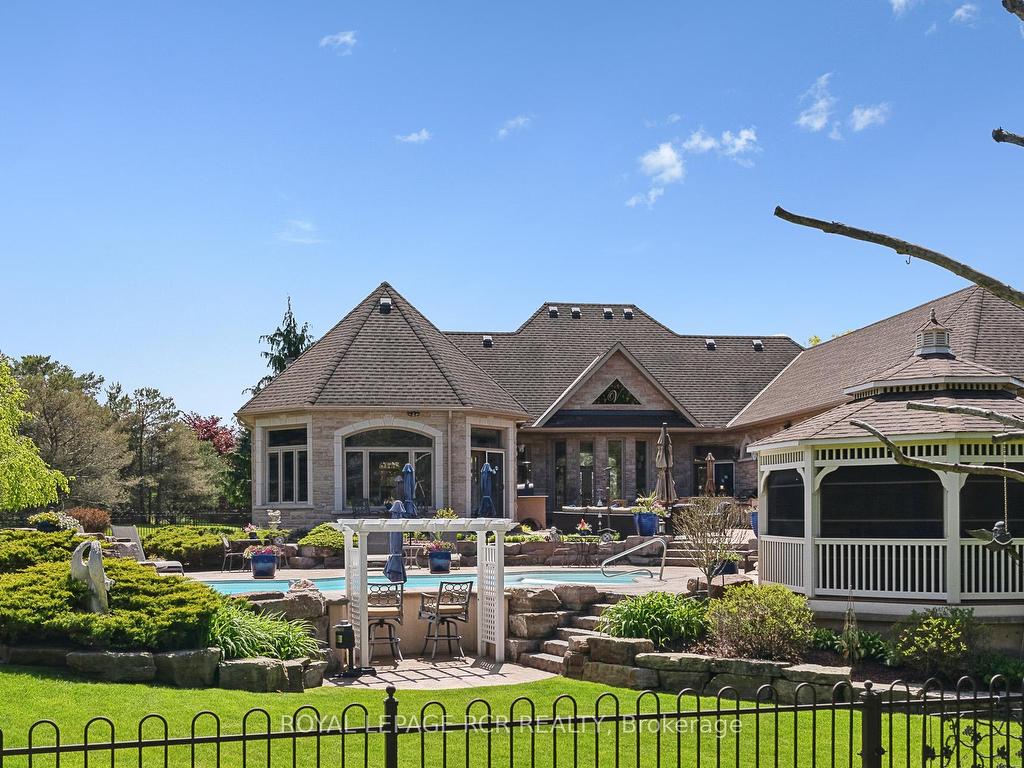 









7


Sugarbush

Lane,
Uxbridge,




ON
L9P 2A1

