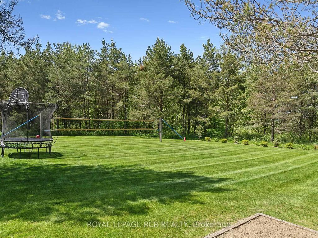 









7


Sugarbush

Lane,
Uxbridge,




ON
L9P 2A1

