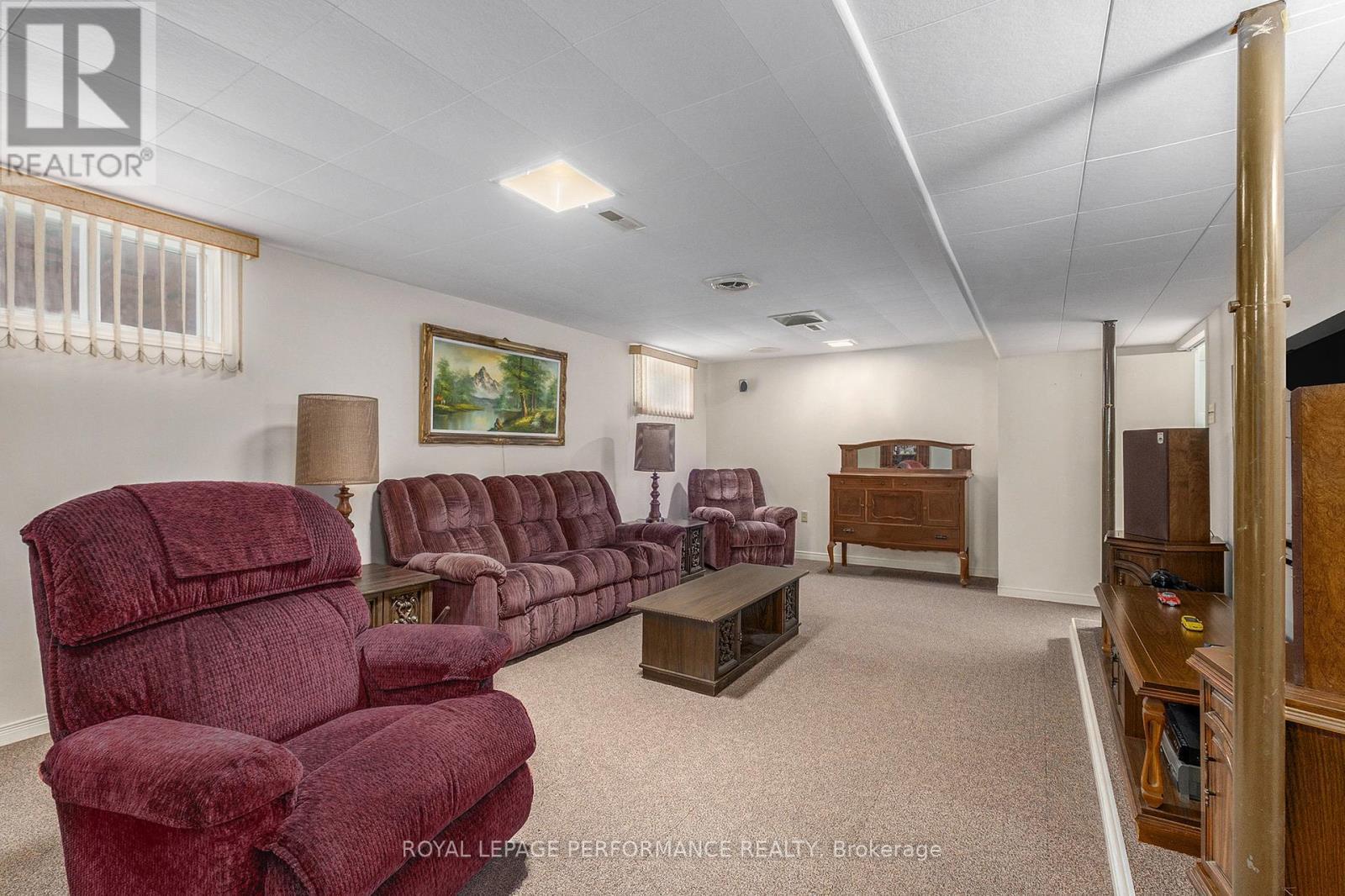 












1210 QUEEN STREET

,
Cornwall,




Ontario
K6J1P8


