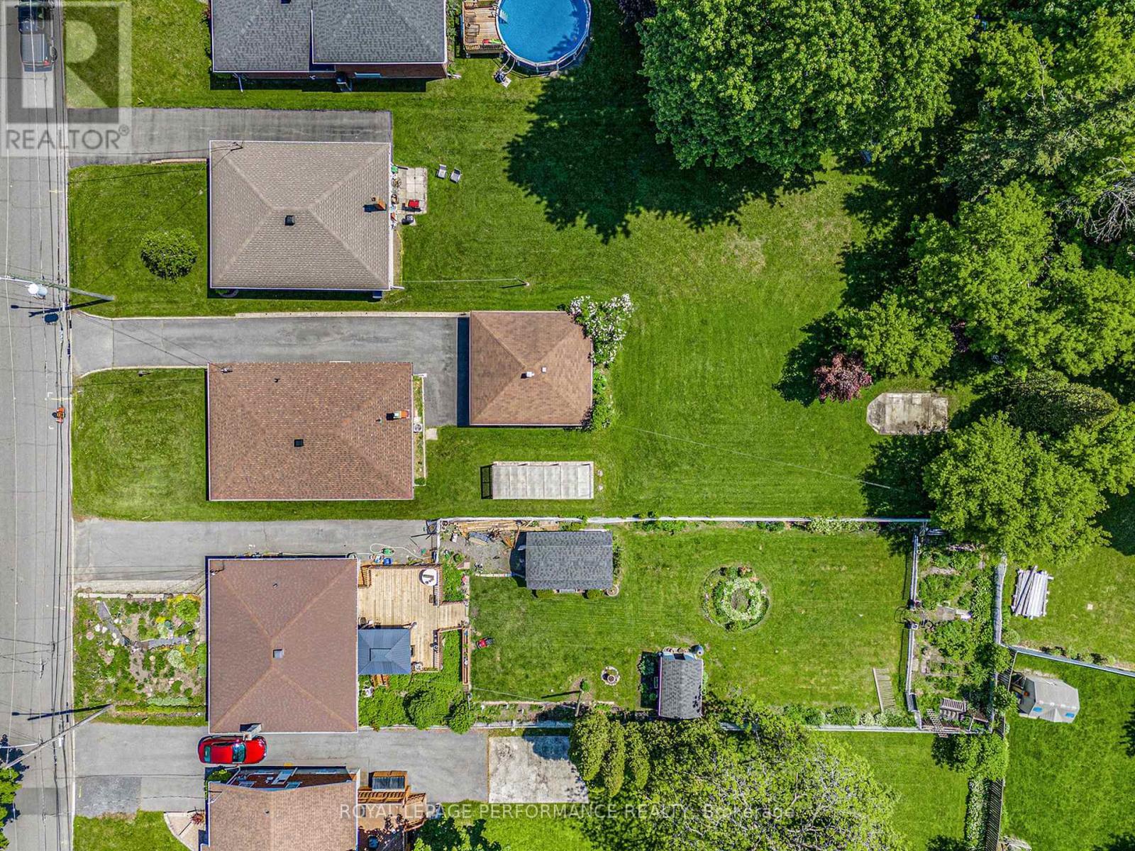 












1210 QUEEN STREET

,
Cornwall,




Ontario
K6J1P8


