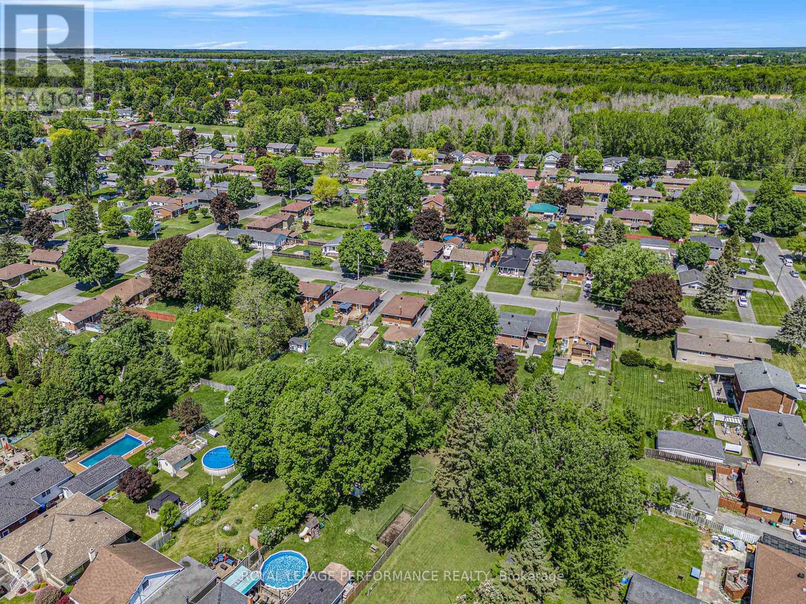












1210 QUEEN STREET

,
Cornwall,




Ontario
K6J1P8

