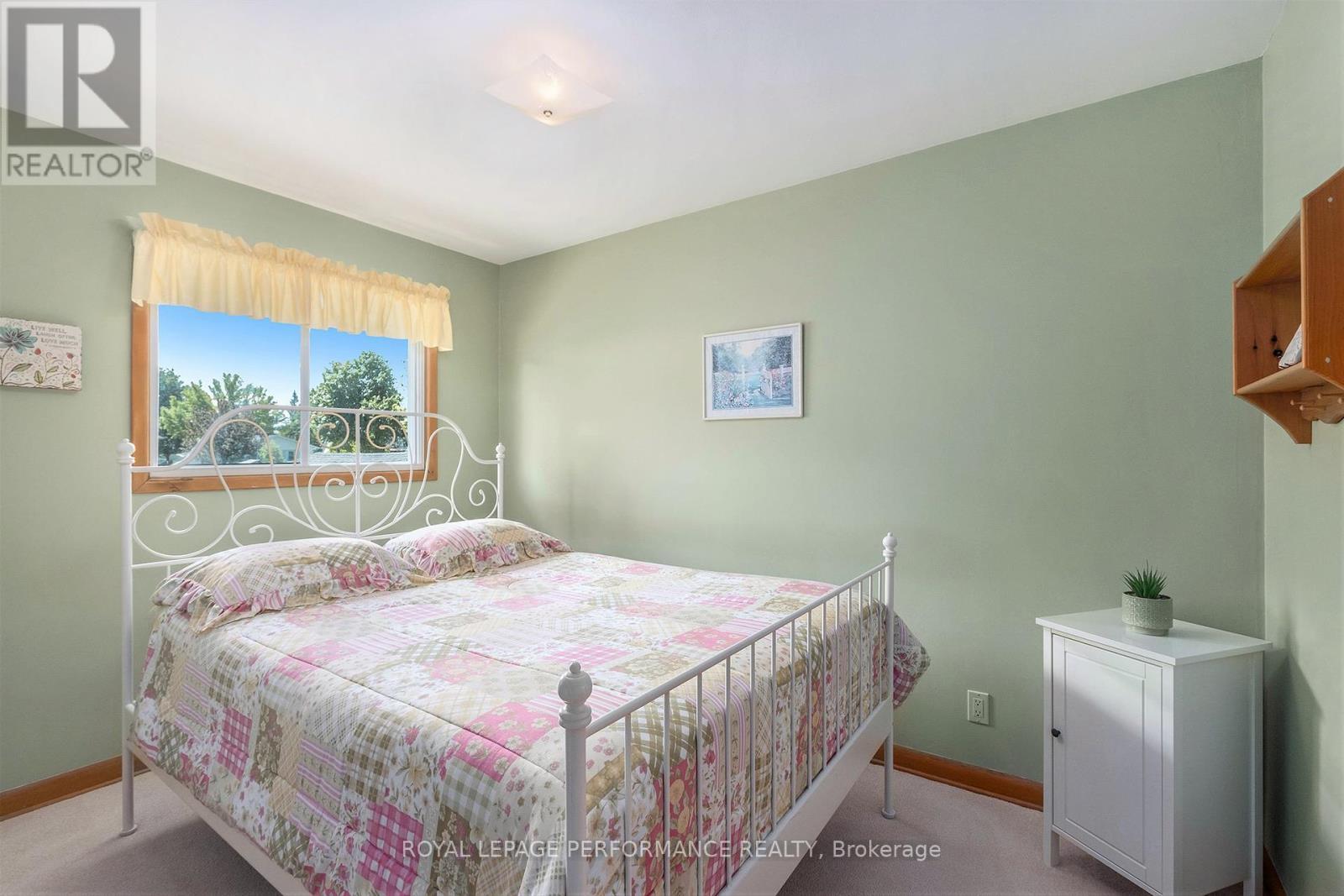 












1210 QUEEN STREET

,
Cornwall,




Ontario
K6J1P8

