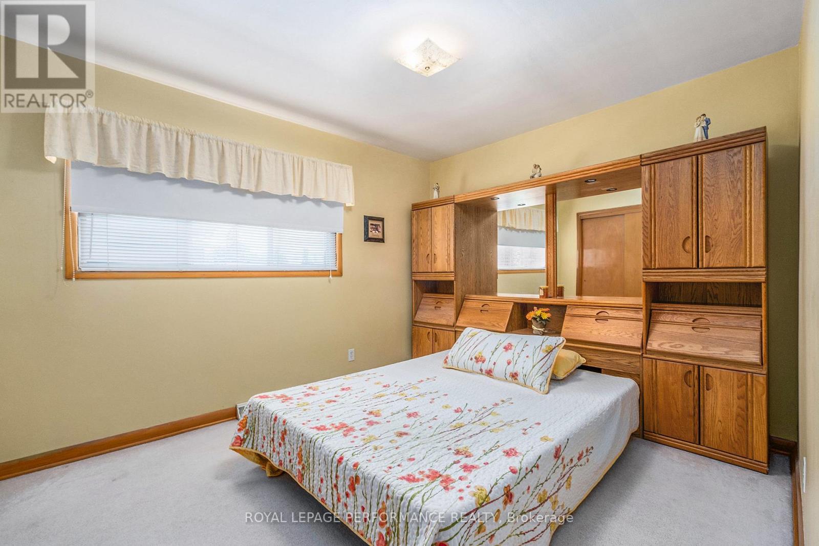 












1210 QUEEN STREET

,
Cornwall,




Ontario
K6J1P8

