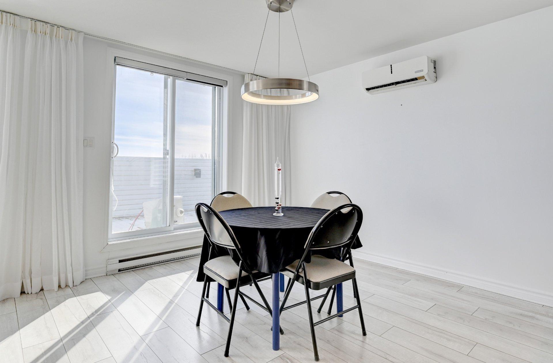 









317


Rue Ste-Catherine

, 404,
Saint-Constant,




QC
J5A0G1

