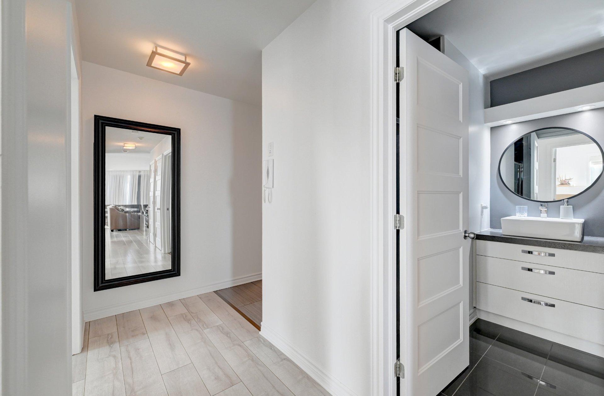 









317


Rue Ste-Catherine

, 404,
Saint-Constant,




QC
J5A0G1

