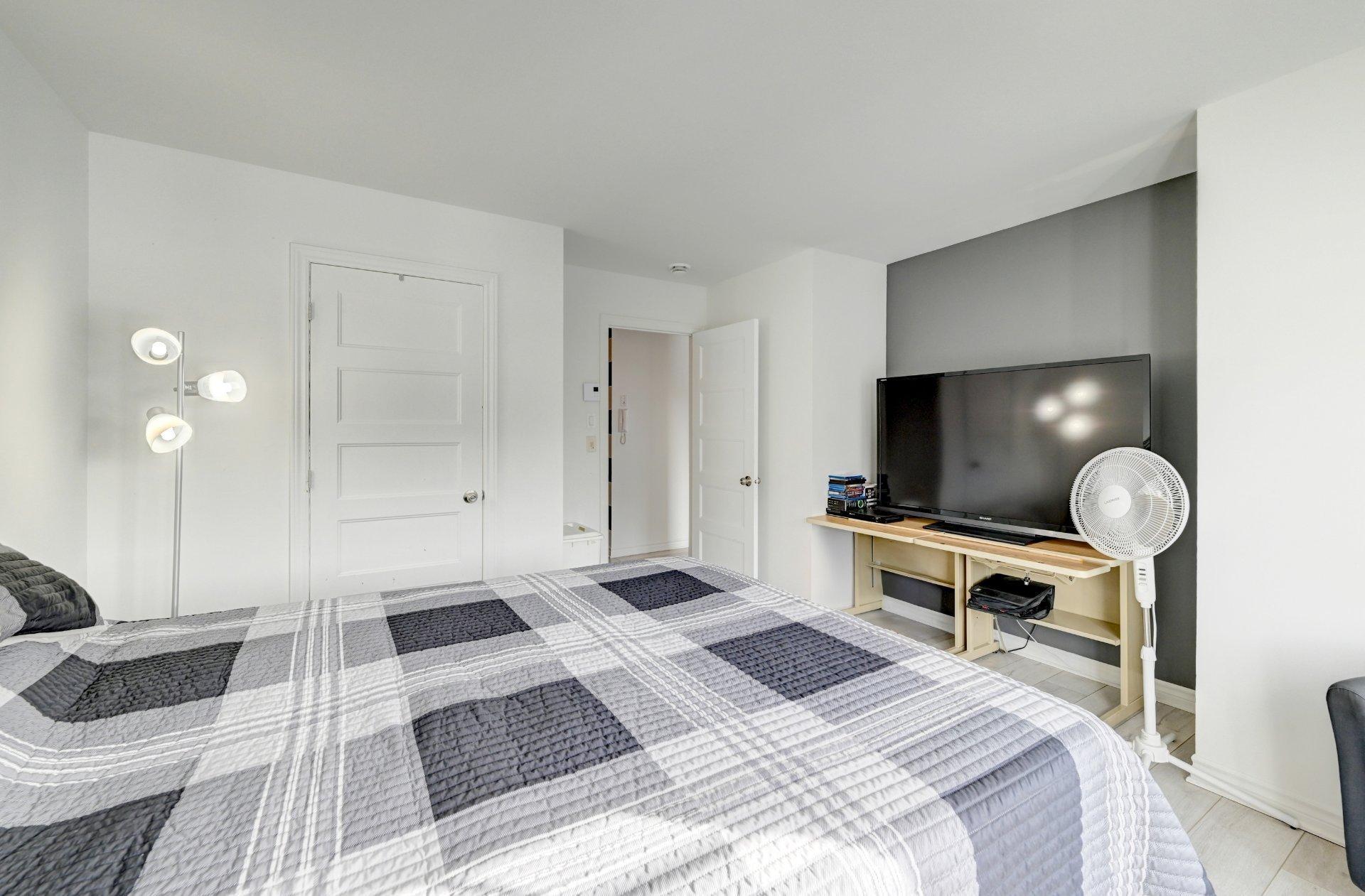 









317


Rue Ste-Catherine

, 404,
Saint-Constant,




QC
J5A0G1

