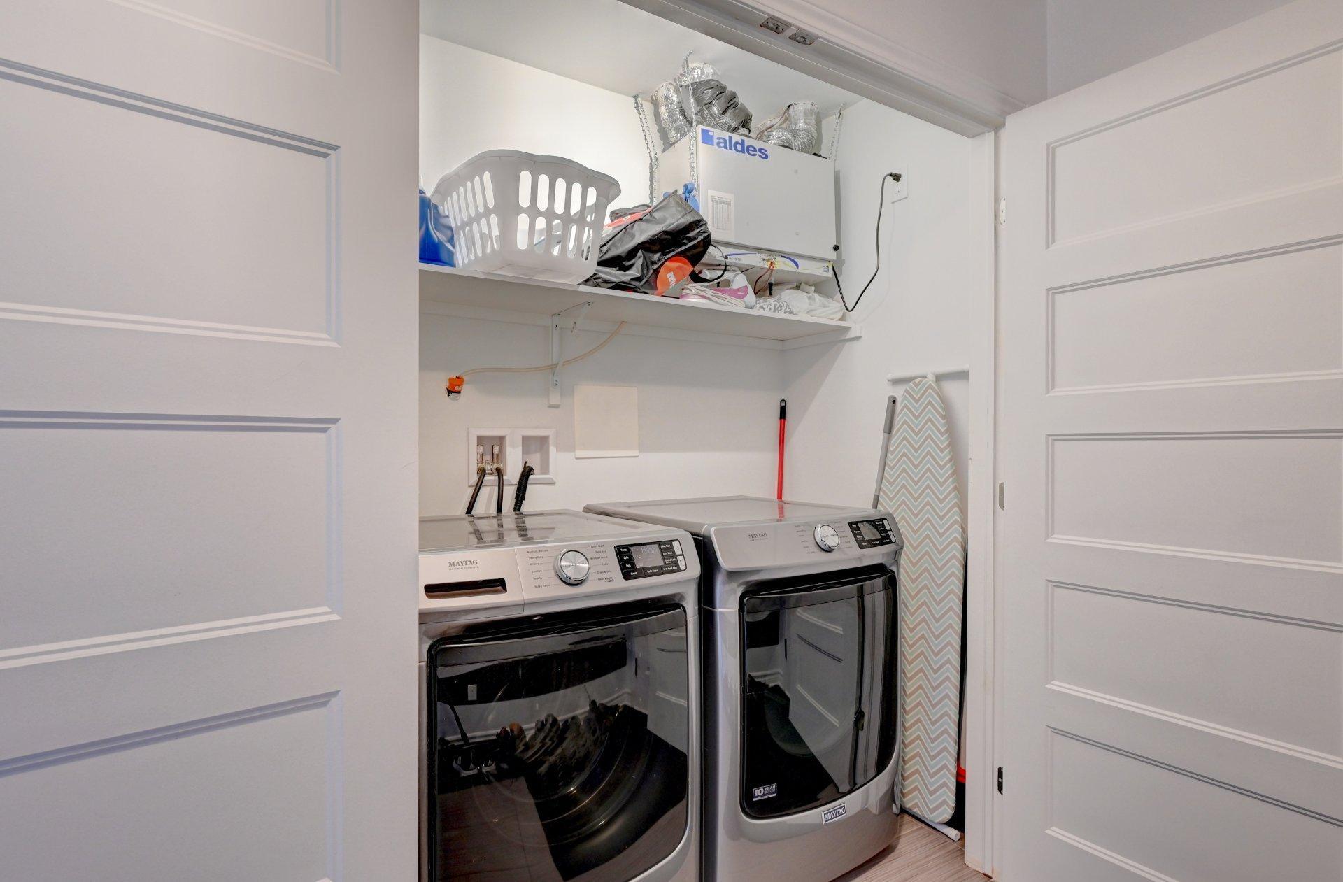 









317


Rue Ste-Catherine

, 404,
Saint-Constant,




QC
J5A0G1

