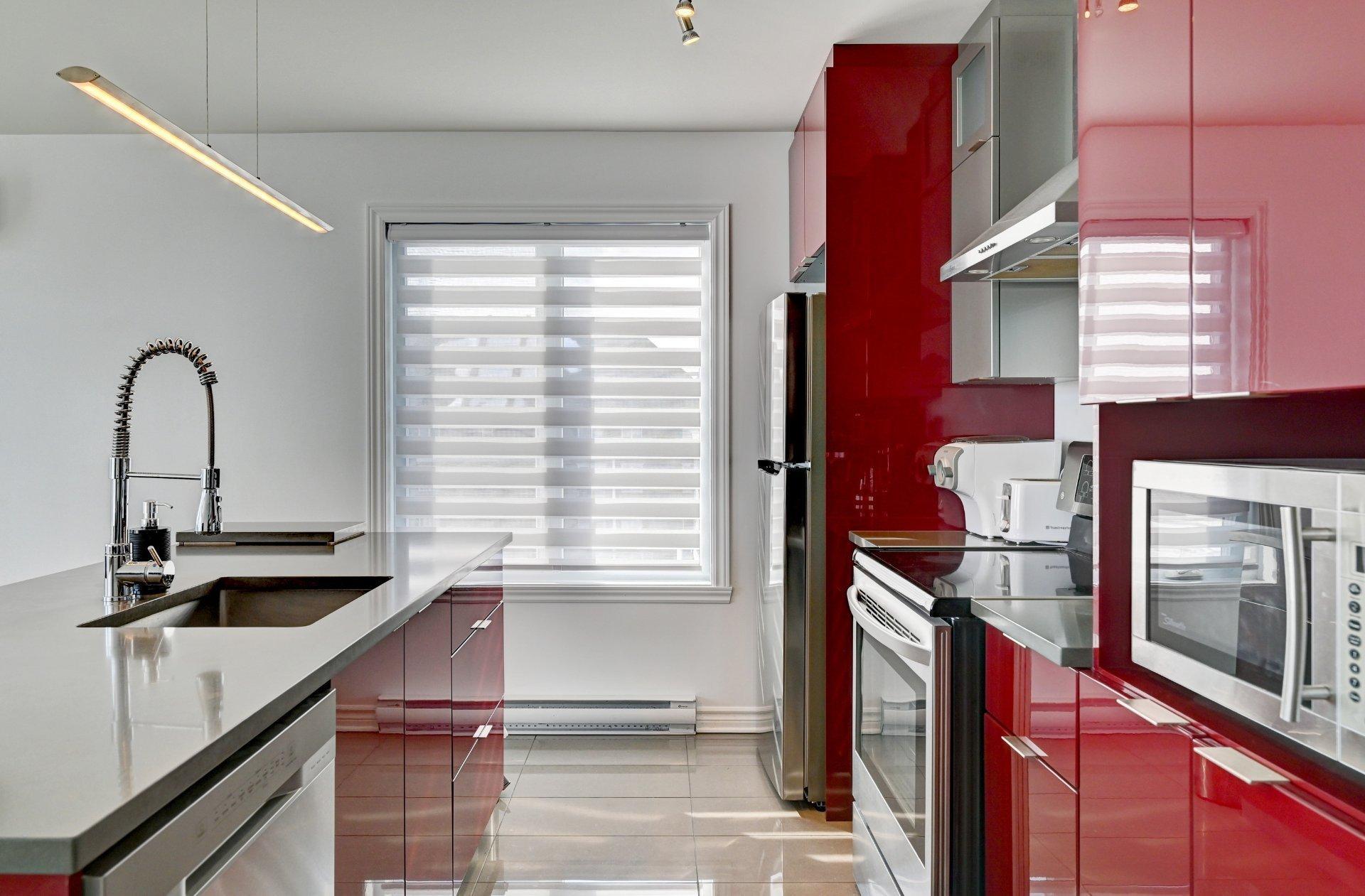 









317


Rue Ste-Catherine

, 404,
Saint-Constant,




QC
J5A0G1

