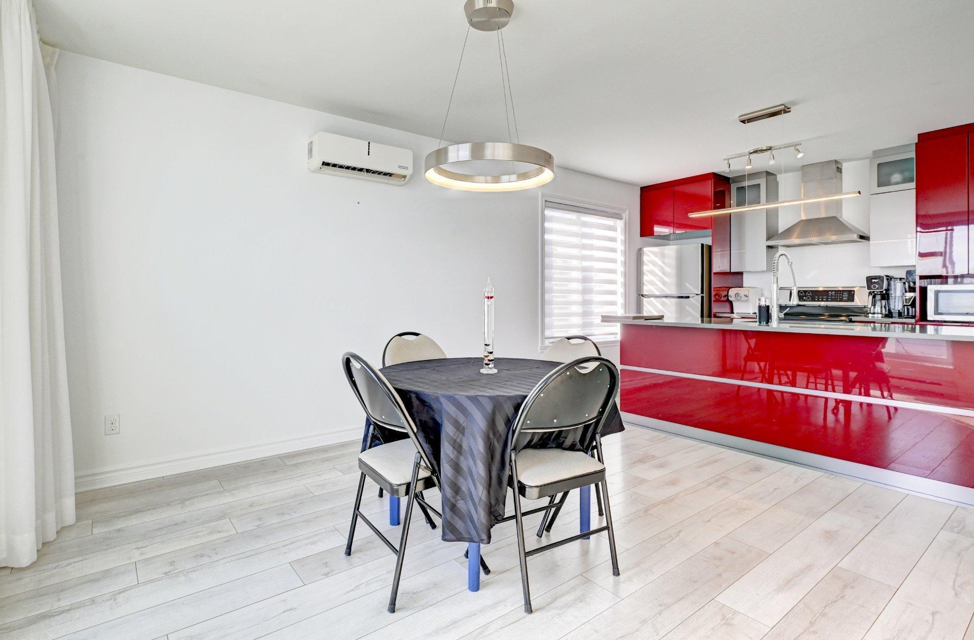 









317


Rue Ste-Catherine

, 404,
Saint-Constant,




QC
J5A0G1

