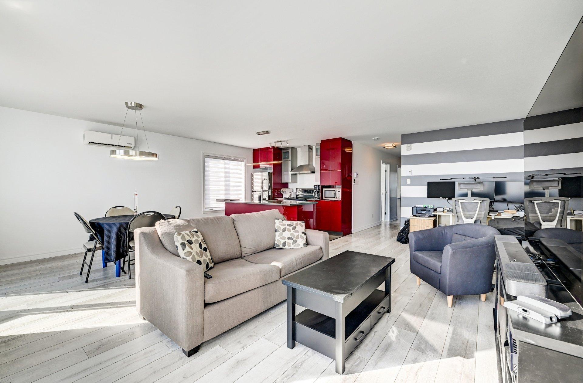 









317


Rue Ste-Catherine

, 404,
Saint-Constant,




QC
J5A0G1

