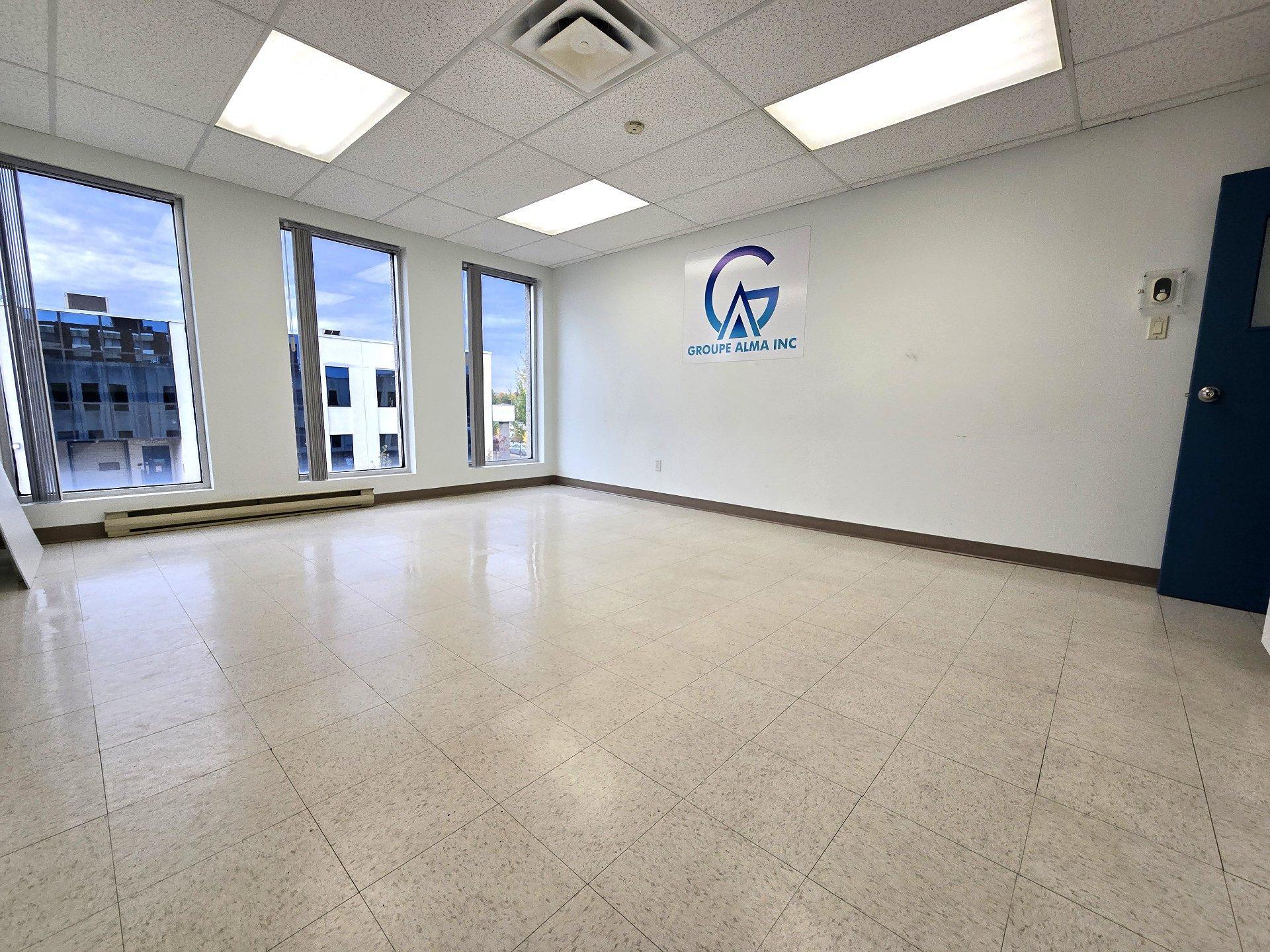 









1405


Boul. Henri-Bourassa O.

,
Montréal (Ahuntsic-Cartierville),




QC
H3M3B2

