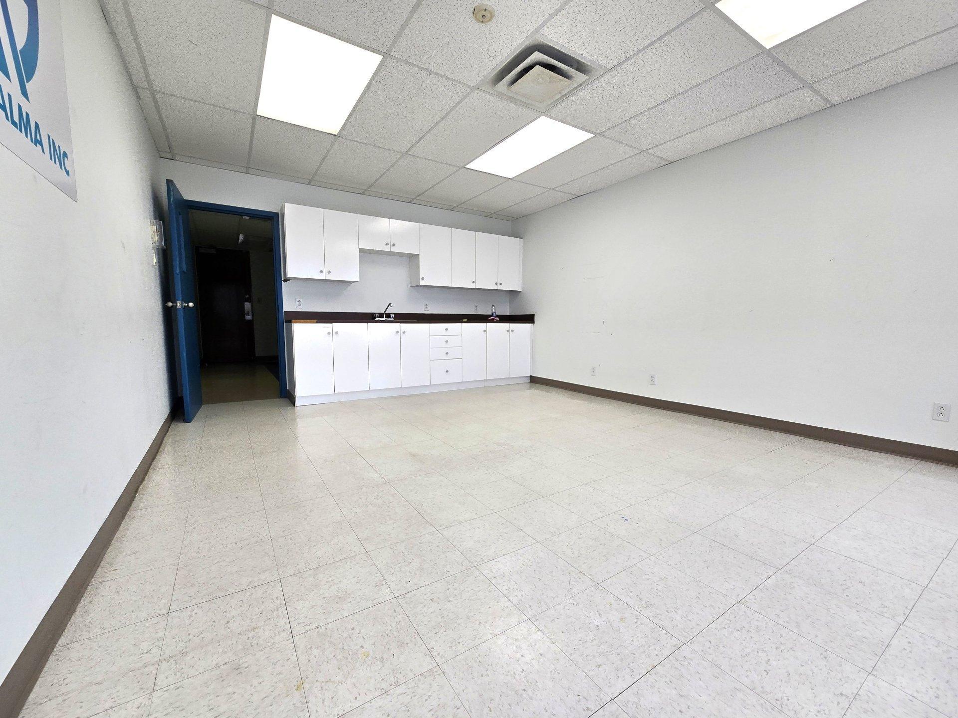 









1405


Boul. Henri-Bourassa O.

,
Montréal (Ahuntsic-Cartierville),




QC
H3M3B2

