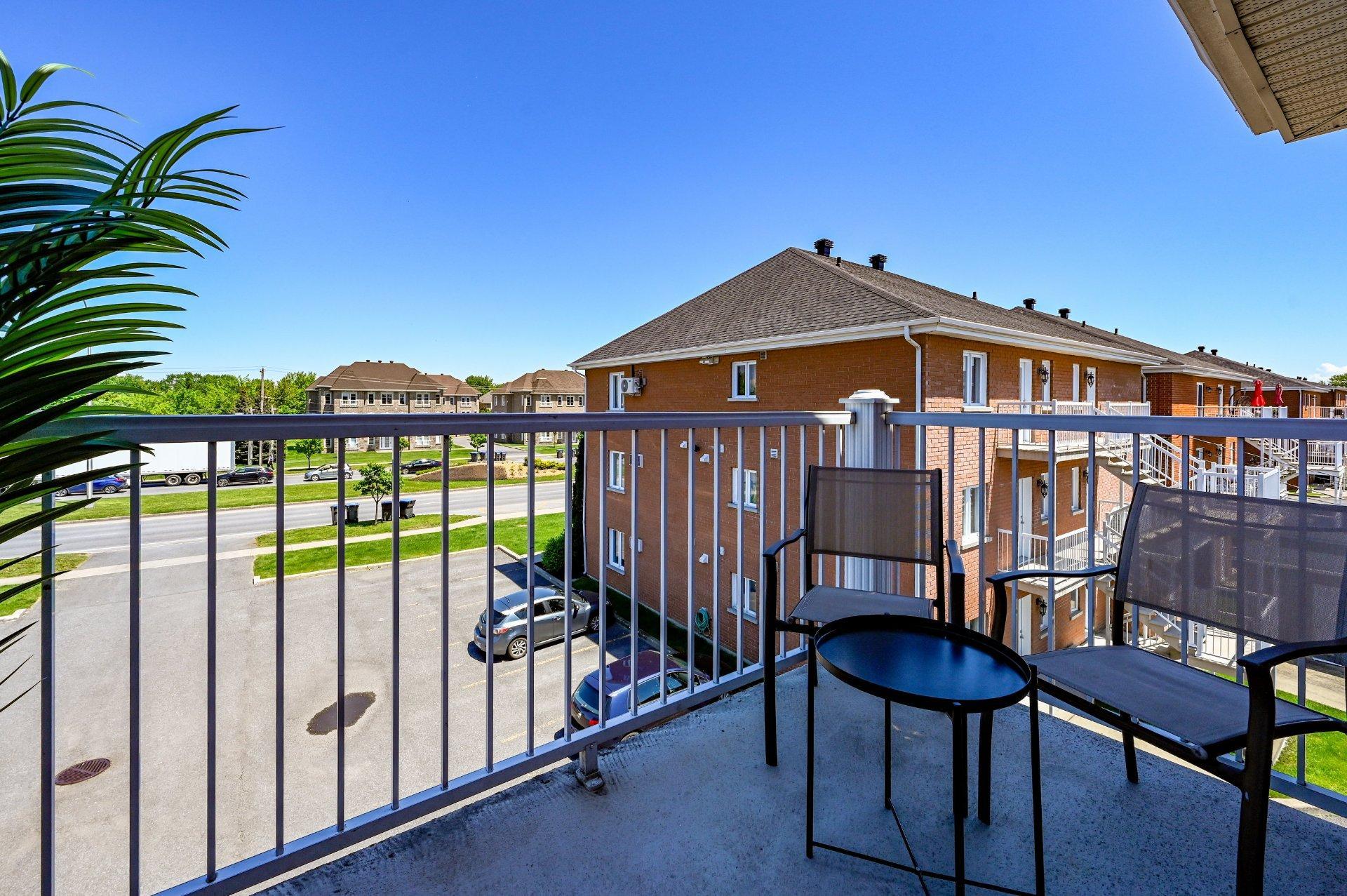 









572


Boul. St-Luc

, 301,
Saint-Jean-sur-Richelieu,




QC
J2W2G6

