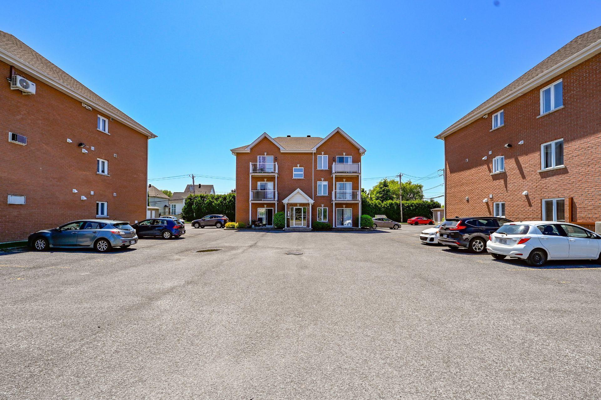 









572


Boul. St-Luc

, 301,
Saint-Jean-sur-Richelieu,




QC
J2W2G6

