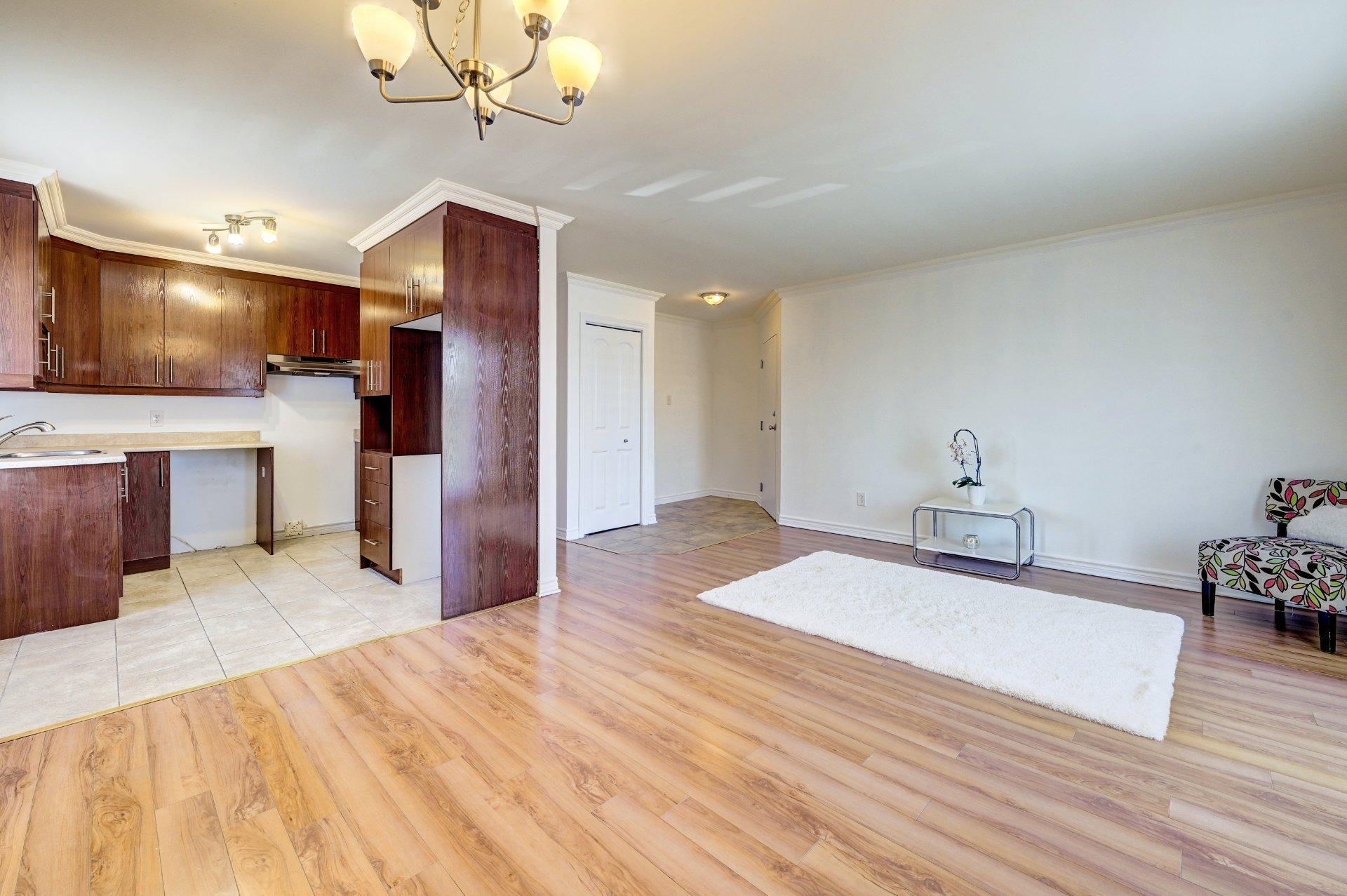 









572


Boul. St-Luc

, 301,
Saint-Jean-sur-Richelieu,




QC
J2W2G6

