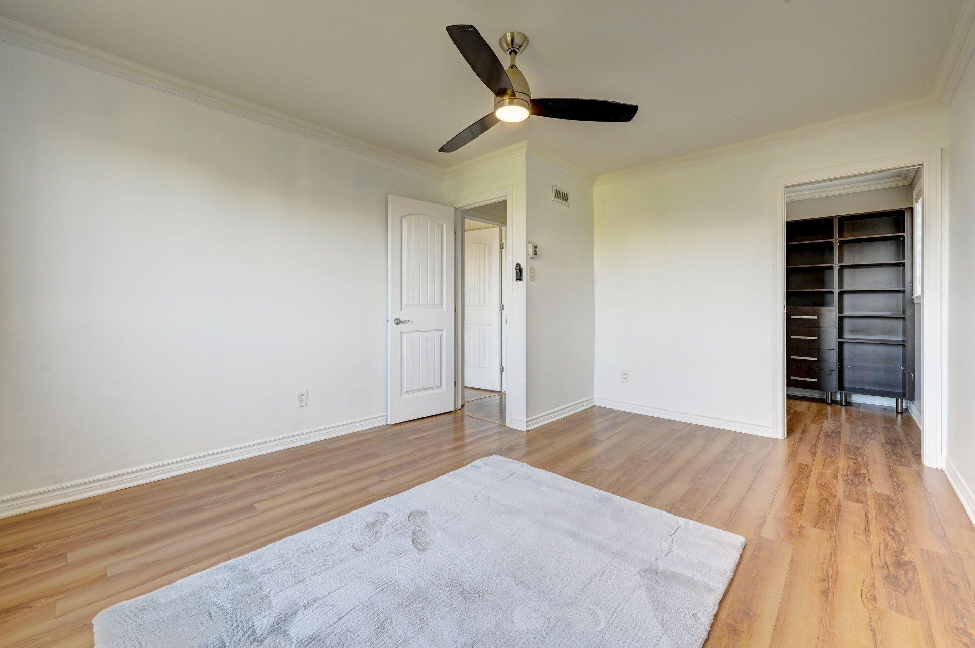 









572


Boul. St-Luc

, 301,
Saint-Jean-sur-Richelieu,




QC
J2W2G6


