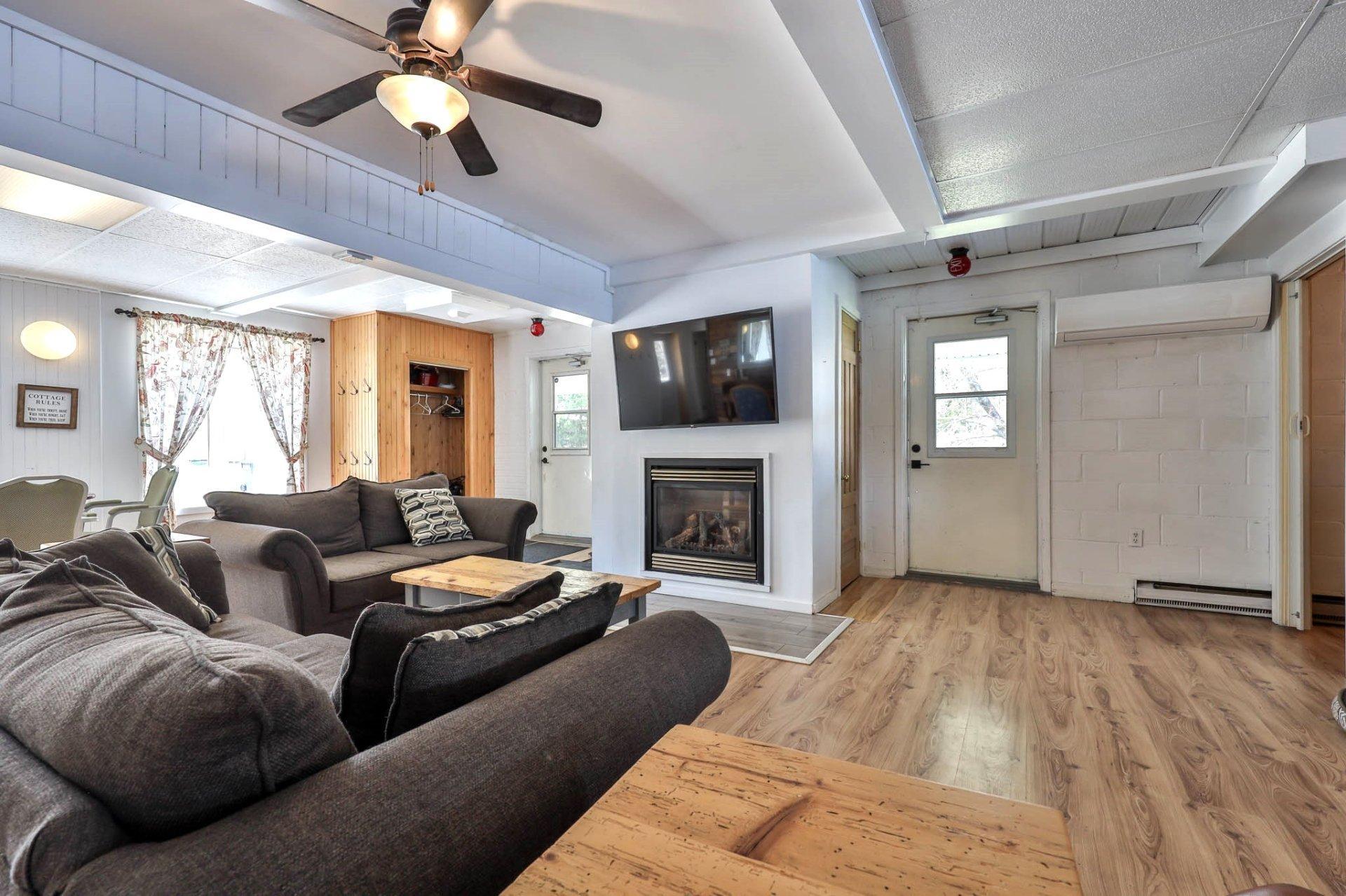 









172


Ch. du Lac-Murray

,
Aumond,




QC
J0W1W0

