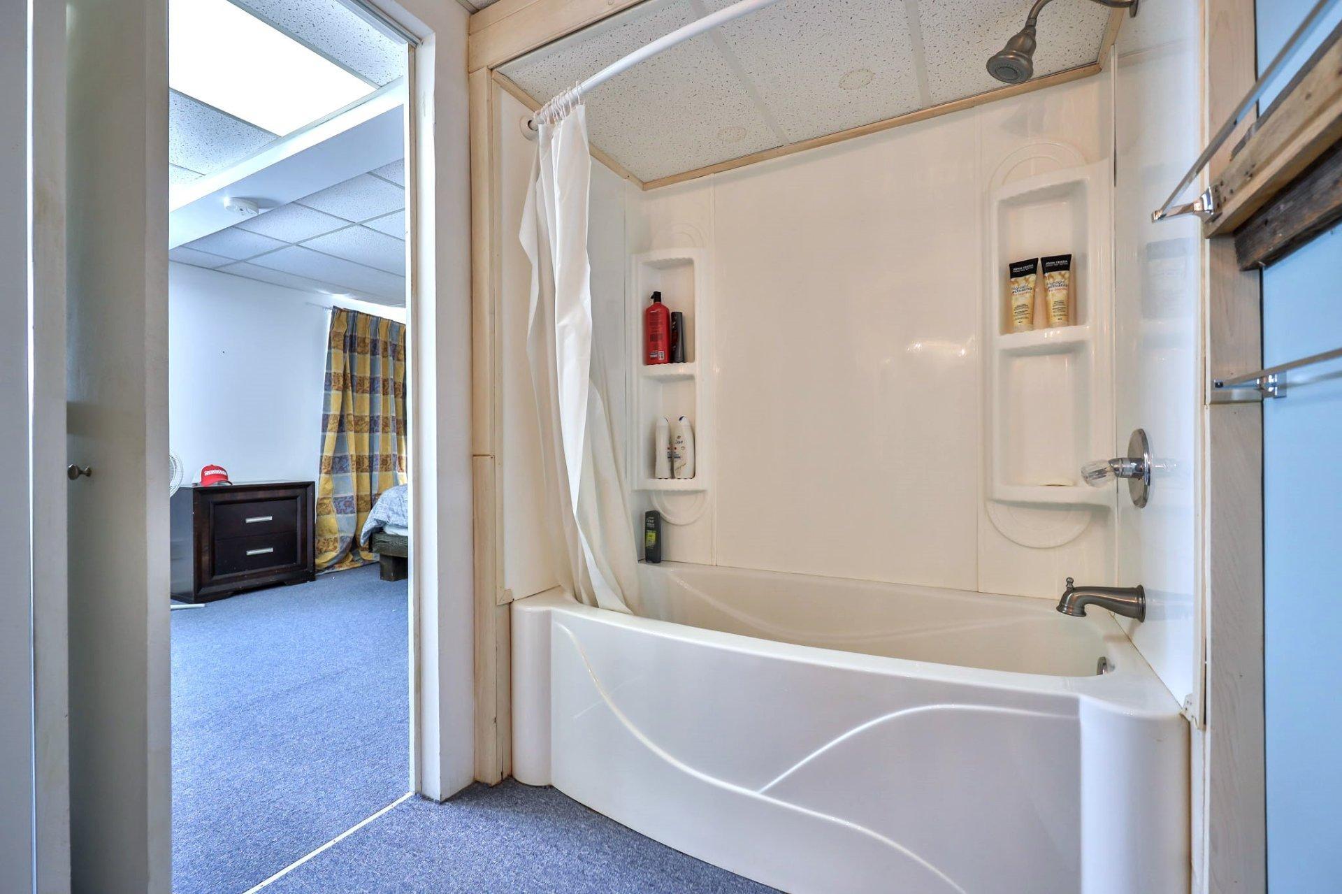 









172


Ch. du Lac-Murray

,
Aumond,




QC
J0W1W0

