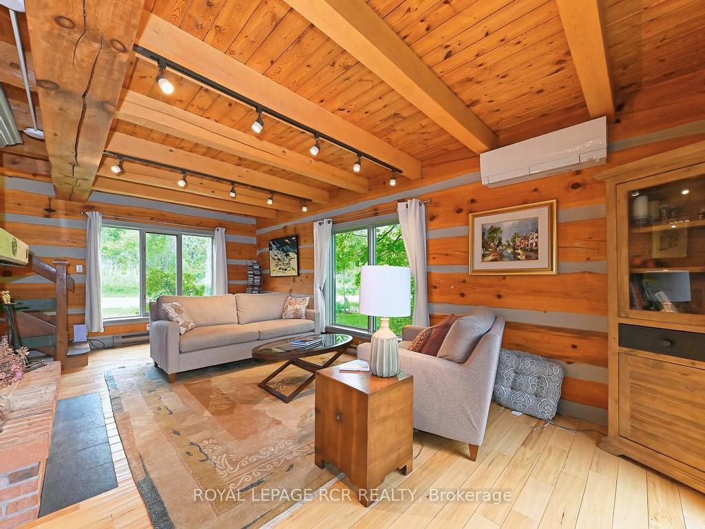 









8391


County 9

Road,
Clearview,




ON
L0M 1G0

