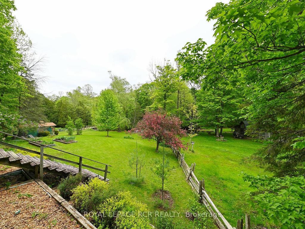 









8391


County 9

Road,
Clearview,




ON
L0M 1G0

