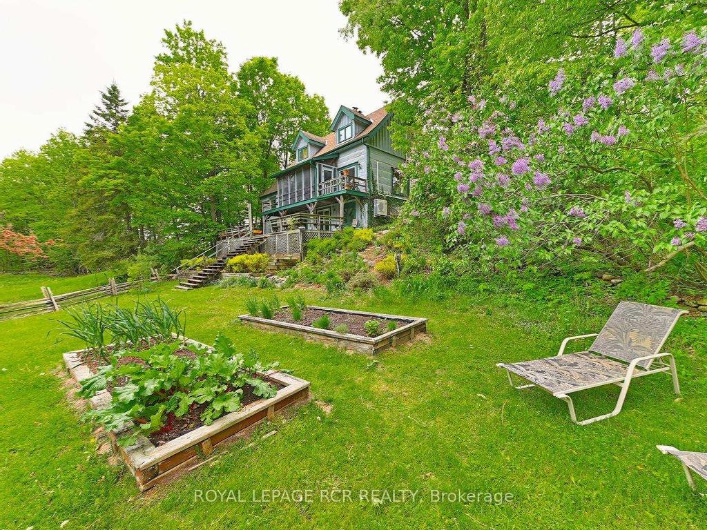 









8391


County 9

Road,
Clearview,




ON
L0M 1G0

