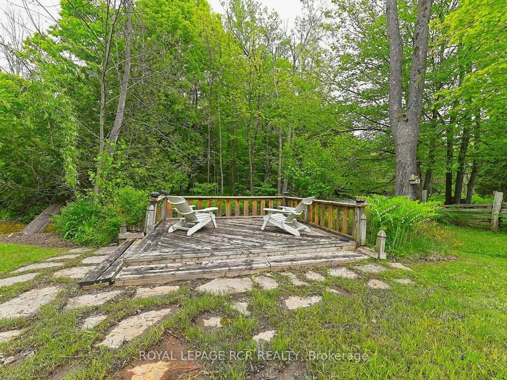 









8391


County 9

Road,
Clearview,




ON
L0M 1G0

