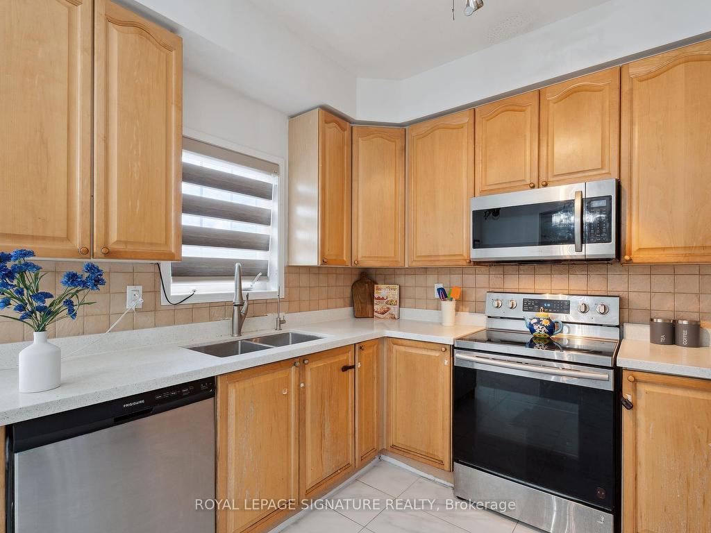 









72


Penbridge

Circle,
Brampton,




ON
L7A 2R1

