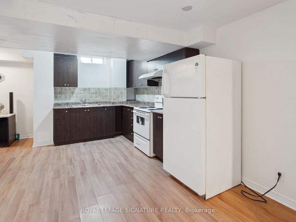 









72


Penbridge

Circle,
Brampton,




ON
L7A 2R1

