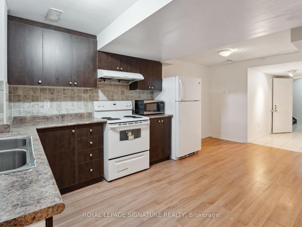 









72


Penbridge

Circle,
Brampton,




ON
L7A 2R1

