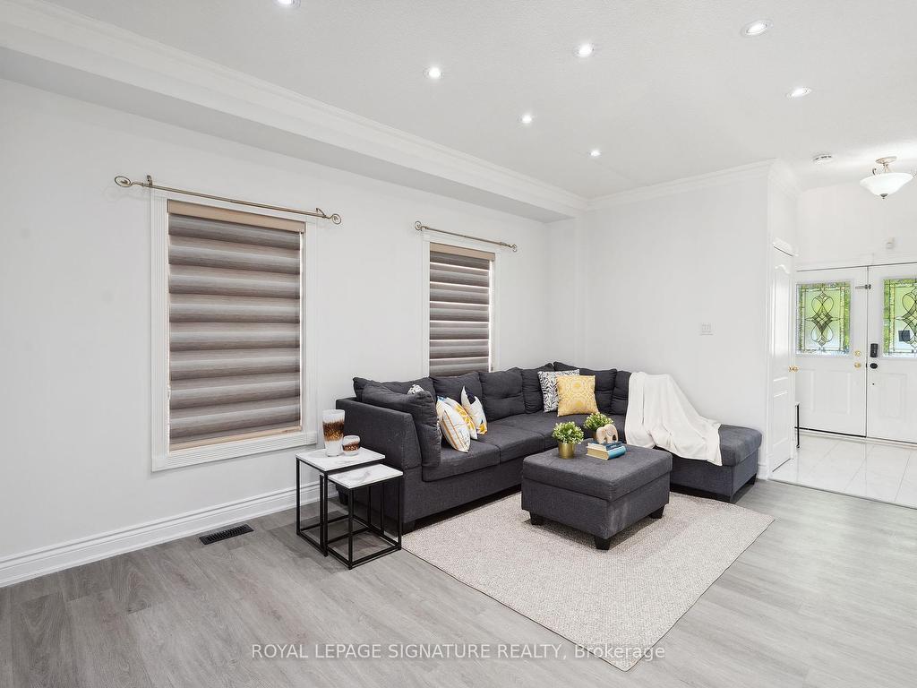 









72


Penbridge

Circle,
Brampton,




ON
L7A 2R1

