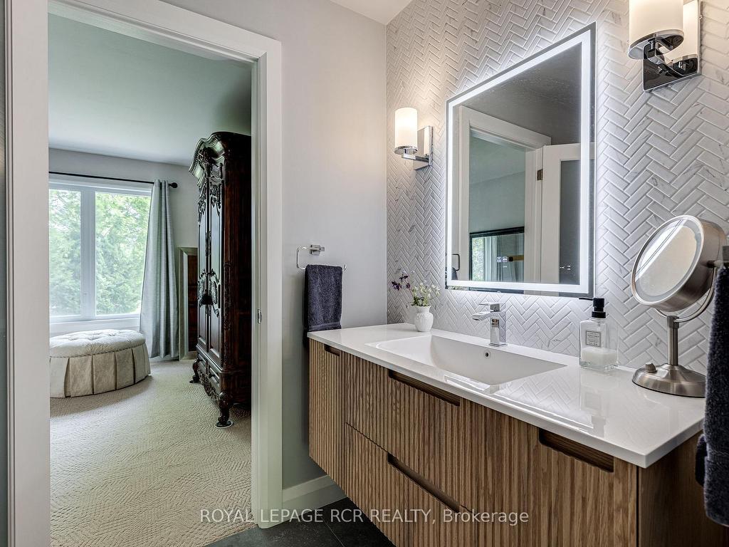 









1


Lormik

Drive,
Uxbridge,




ON
L9P 1R9

